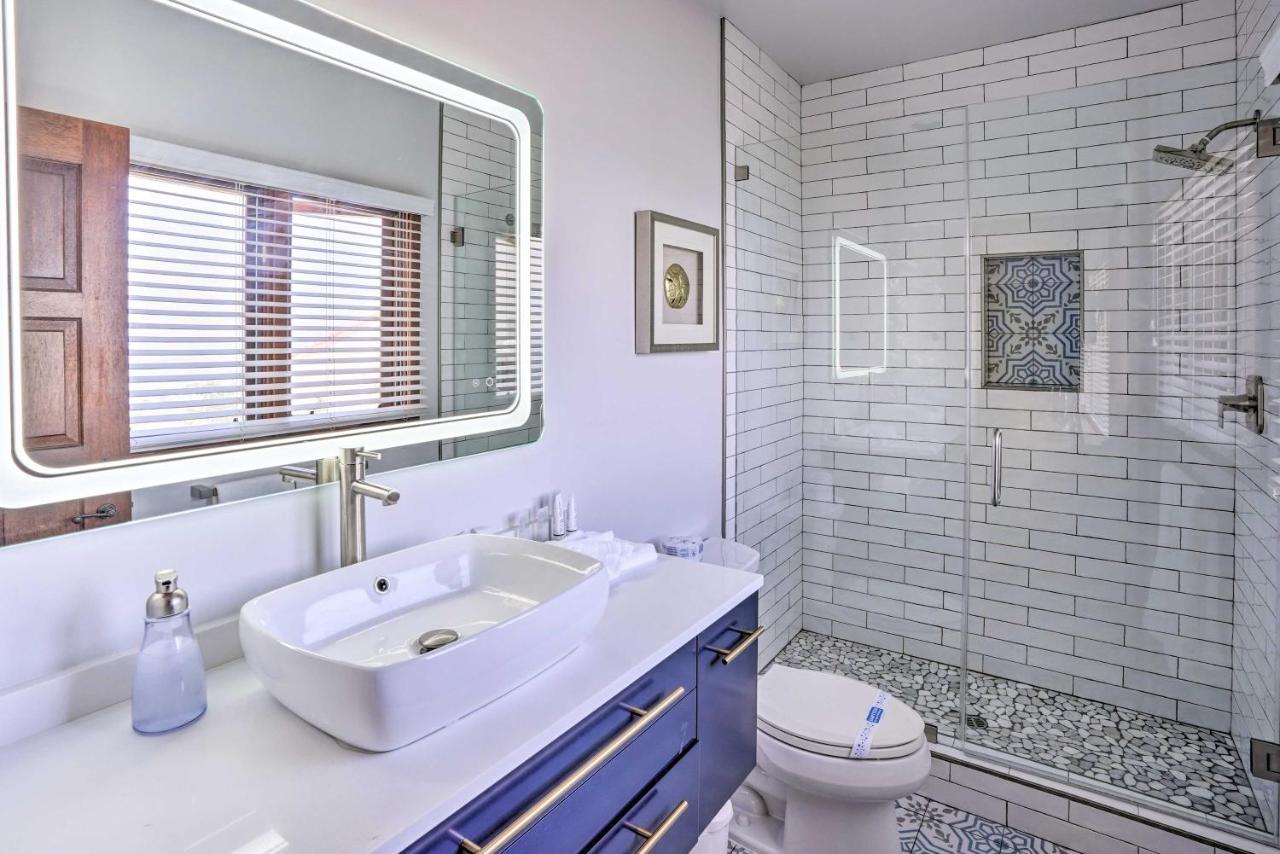 Quiet Avalon Getaway Villa With Ocean View And Balcony Eksteriør billede